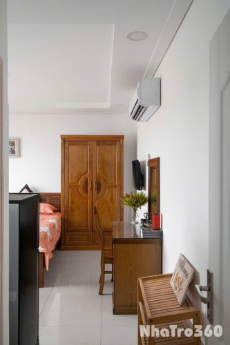 Căn hộ full nội thất CMT8 quận 10 ban công