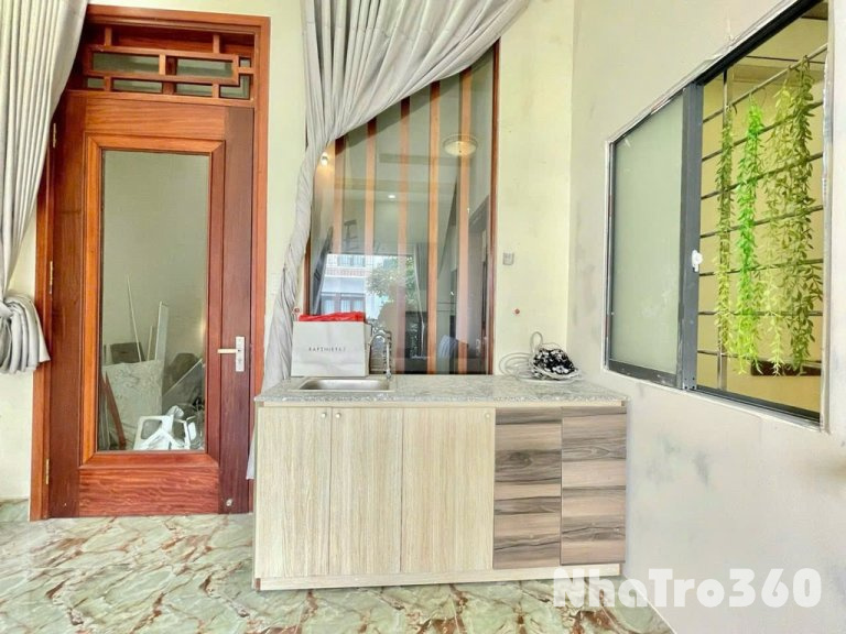 Cho thuê phòng ban công siêu rộng đầy đủ nội thất