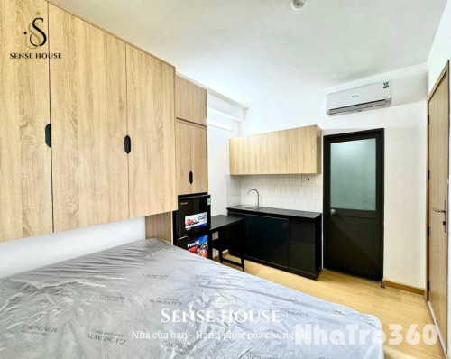 Studio ban công_cửa sổ to_full nội thất dọn liền được ngay Huỳnh Văn Nghệ