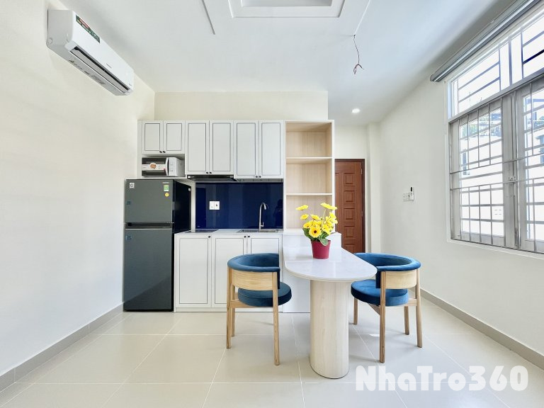 Cho thuê căn hộ 1PN, Q5, đường Phú Hữu, ban công, thang máy, máy giặt riêng