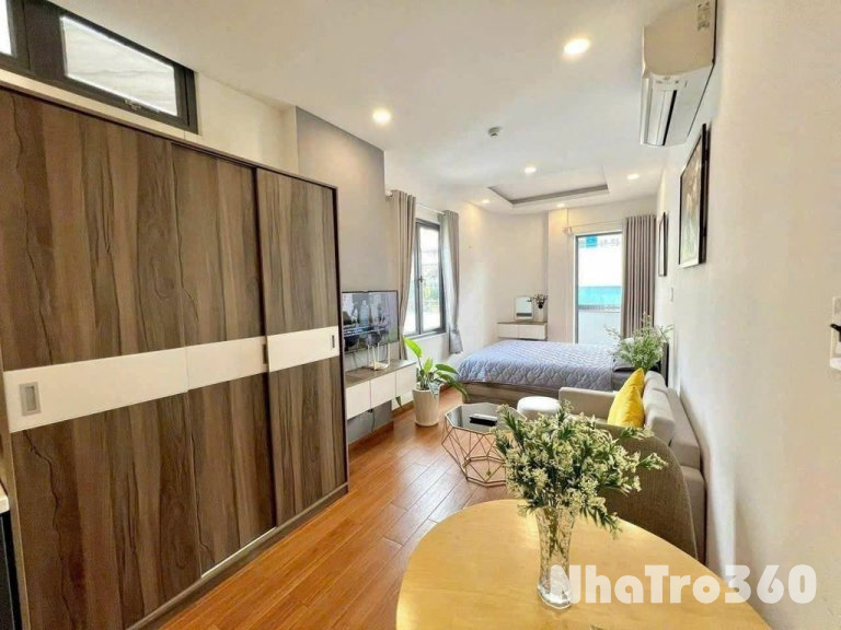 Căn hộ trung tâm Quận 1, ban công lớn, Full NT