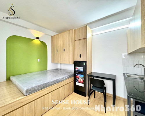 Studio ban công_cửa sổ to_full nội thất dọn liền được ngay Huỳnh Văn Nghệ