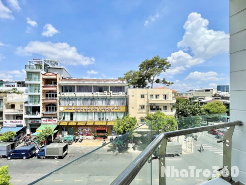 Cho thuê căn hộ 1PN, Q5, đường Phú Hữu, ban công, thang máy, máy giặt riêng