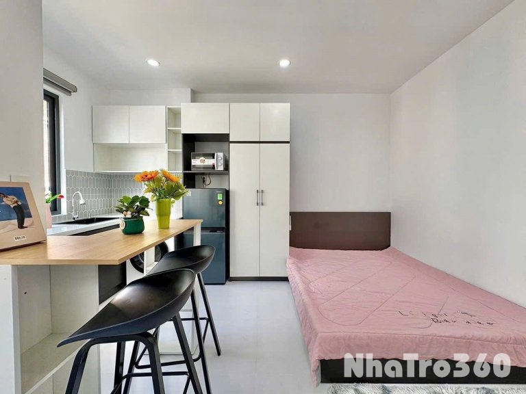Cho thuê căn hộ Studio Ban công, Máy giặt riêng MỚI 100% Q10 gần công viên Lê Thị Riêng, Viettel Tower