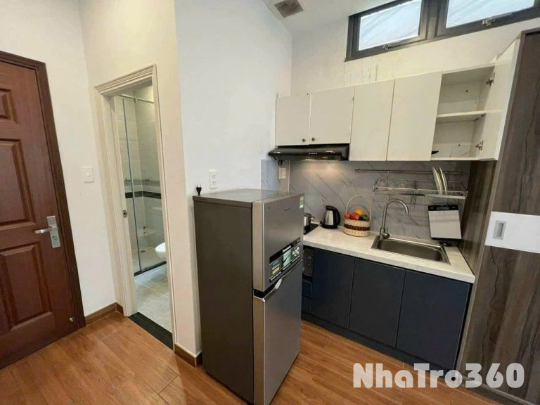 Căn hộ trung tâm Quận 1, ban công lớn, Full NT