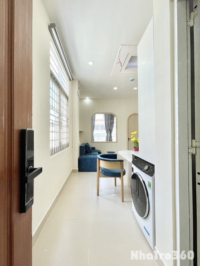 Cho thuê căn hộ 1PN, Q5, đường Phú Hữu, ban công, thang máy, máy giặt riêng