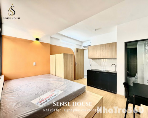 Studio ban công_cửa sổ to_full nội thất dọn liền được ngay Huỳnh Văn Nghệ