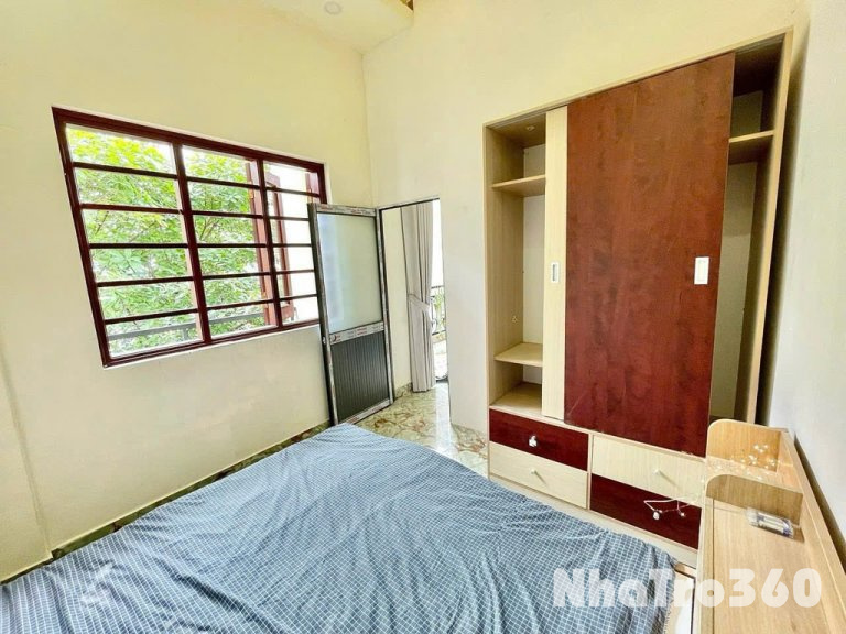 Cho thuê phòng ban công siêu rộng đầy đủ nội thất