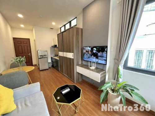 Căn hộ trung tâm Quận 1, ban công lớn, Full NT