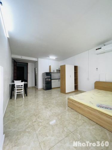 CHDV Nguyễn Cửu Vân Ngã tư Hàng Xanh