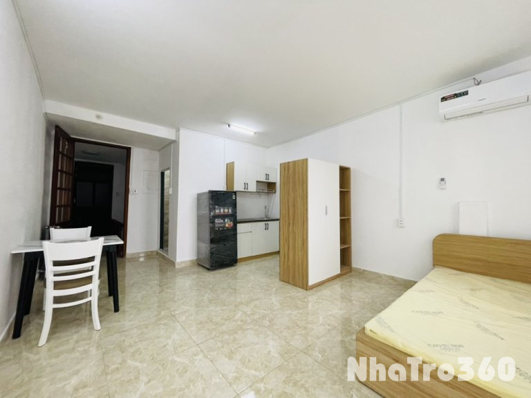 CHDV Nguyễn Cửu Vân Ngã tư Hàng Xanh