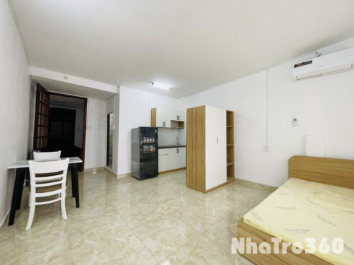 CHDV Nguyễn Cửu Vân Ngã tư Hàng Xanh