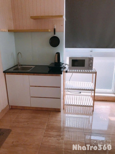 Cho thuê căn hộ Q3, đường Lý Chính Thắng, ban công, thang máy