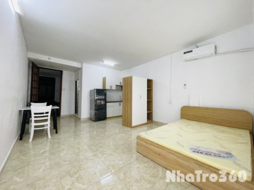 CHDV Nguyễn Cửu Vân Ngã tư Hàng Xanh