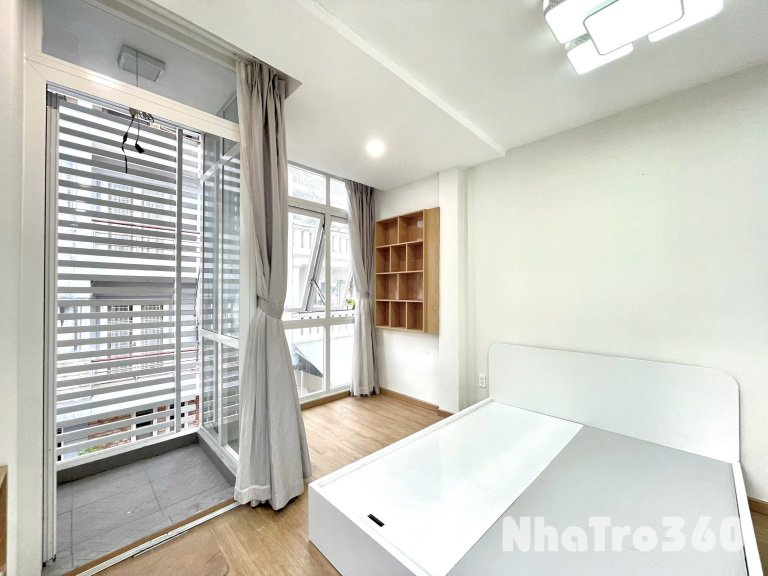 1 Phòng Ngủ Ban Công Full nội giất siêu rộng ngay chợ Phạm Văn Hai