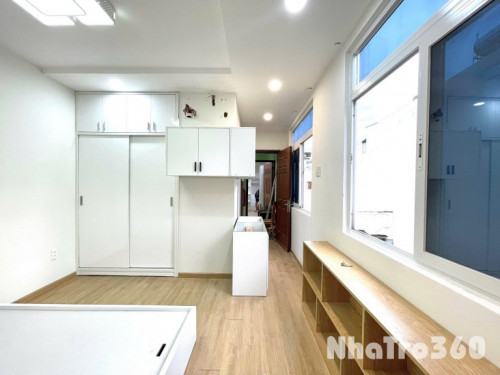1 Phòng Ngủ Ban Công Full nội giất siêu rộng ngay chợ Phạm Văn Hai