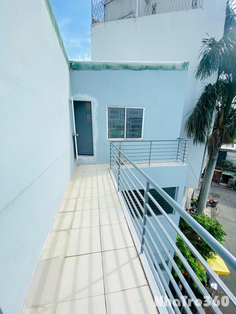 Nội thất cơ bản, 2 phòng ngủ, ban công, cửa sổ