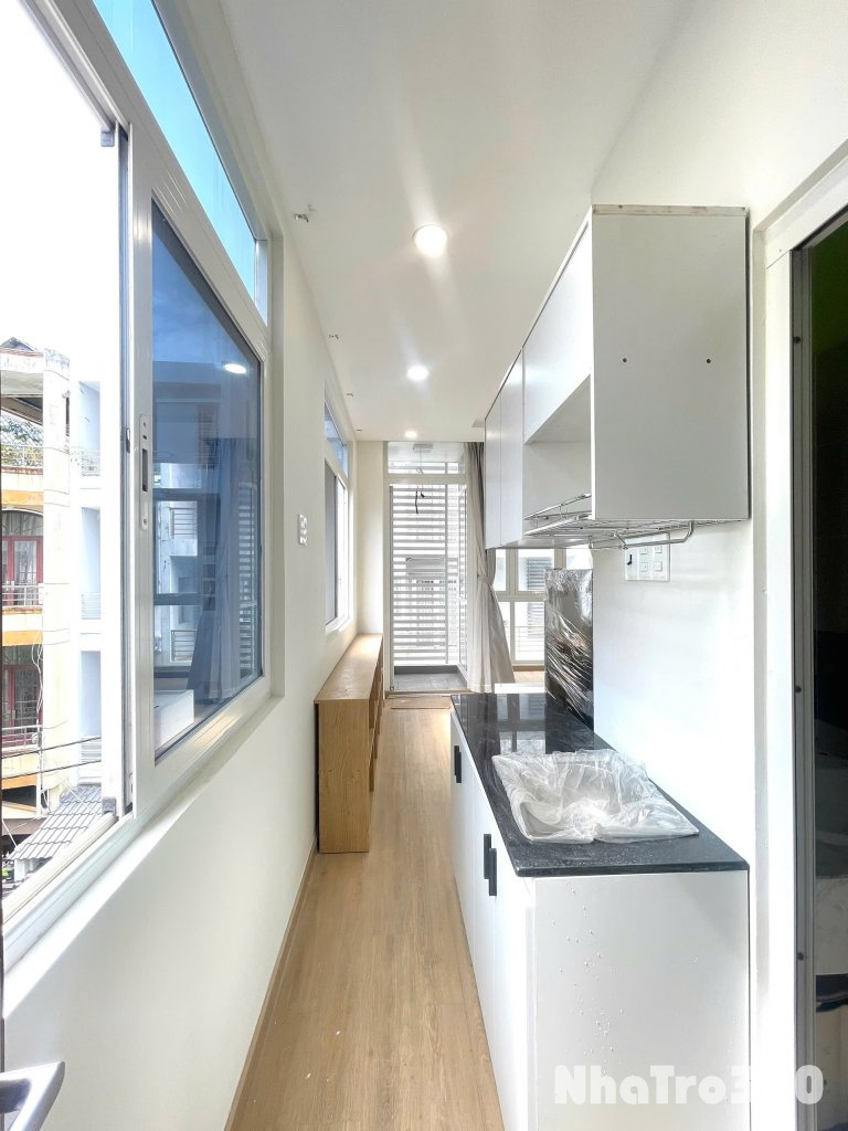 1 Phòng Ngủ Ban Công Full nội giất siêu rộng ngay chợ Phạm Văn Hai