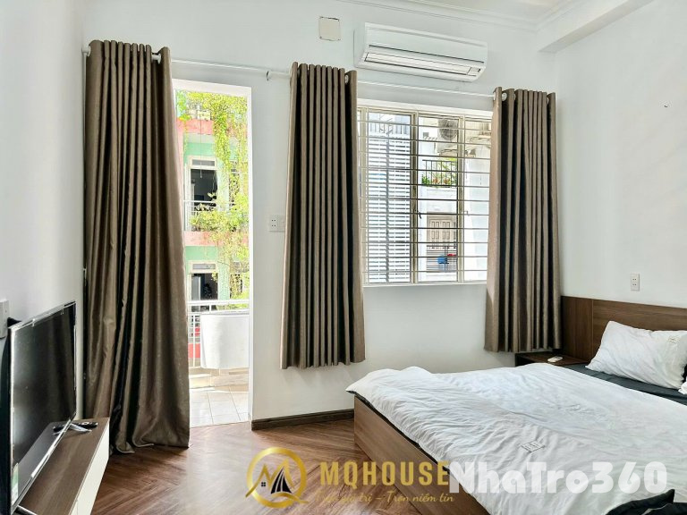 CĂN HỘ BAN CÔNG TÁCH BẾP FULL NỘI THẤT QUẬN 1 GẦN CÔNG VIÊN LÊ VĂN TÁM