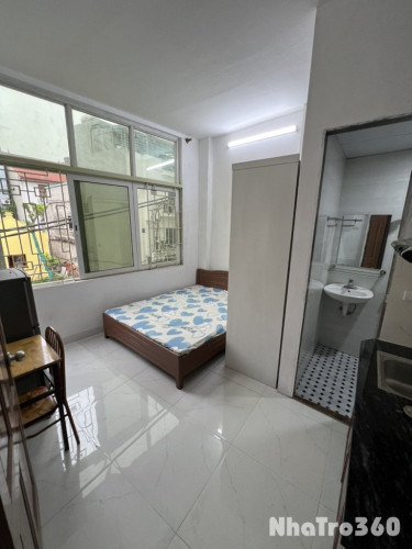 Đủ đồ thang máy tại Phú Thượng giá 3tr2