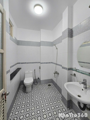 CĂN 1 PN NỘI THẤT MỚI CỬA SỔ/ BANCOL CMT8 QUẬN3