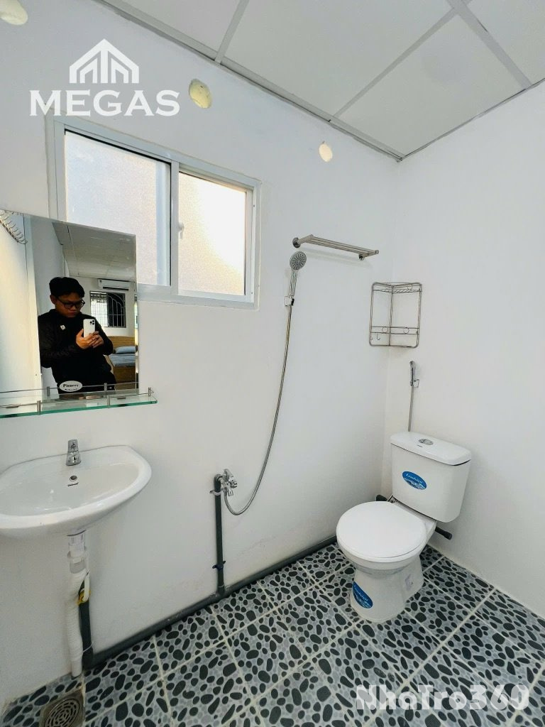 Phòng ban công full nội thất Cách Mạng Tháng TámQ3