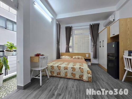CĂN 1 PN NỘI THẤT MỚI CỬA SỔ/ BANCOL CMT8 QUẬN3