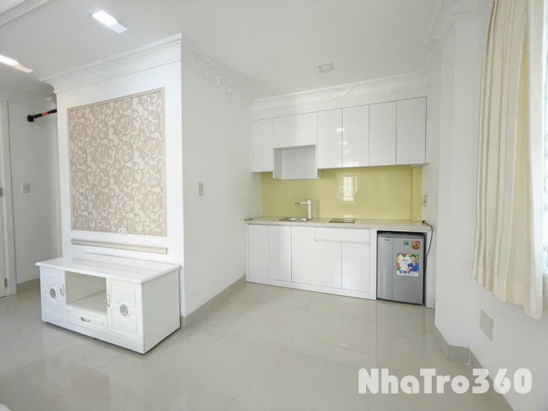 Căn hộ full nội thất cửa sổ trời Lê Thị Riêng Q1