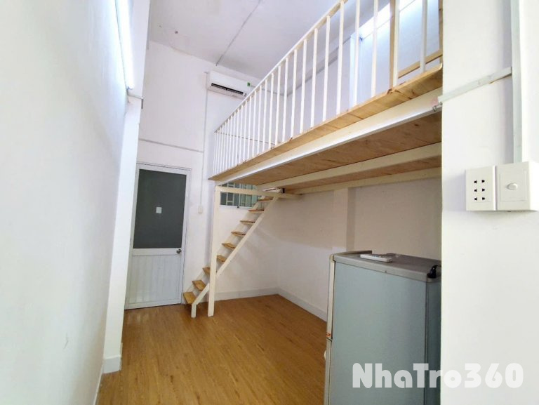 Phòng gác full nội thất cửa sổ Ng Tiểu La Quận 10