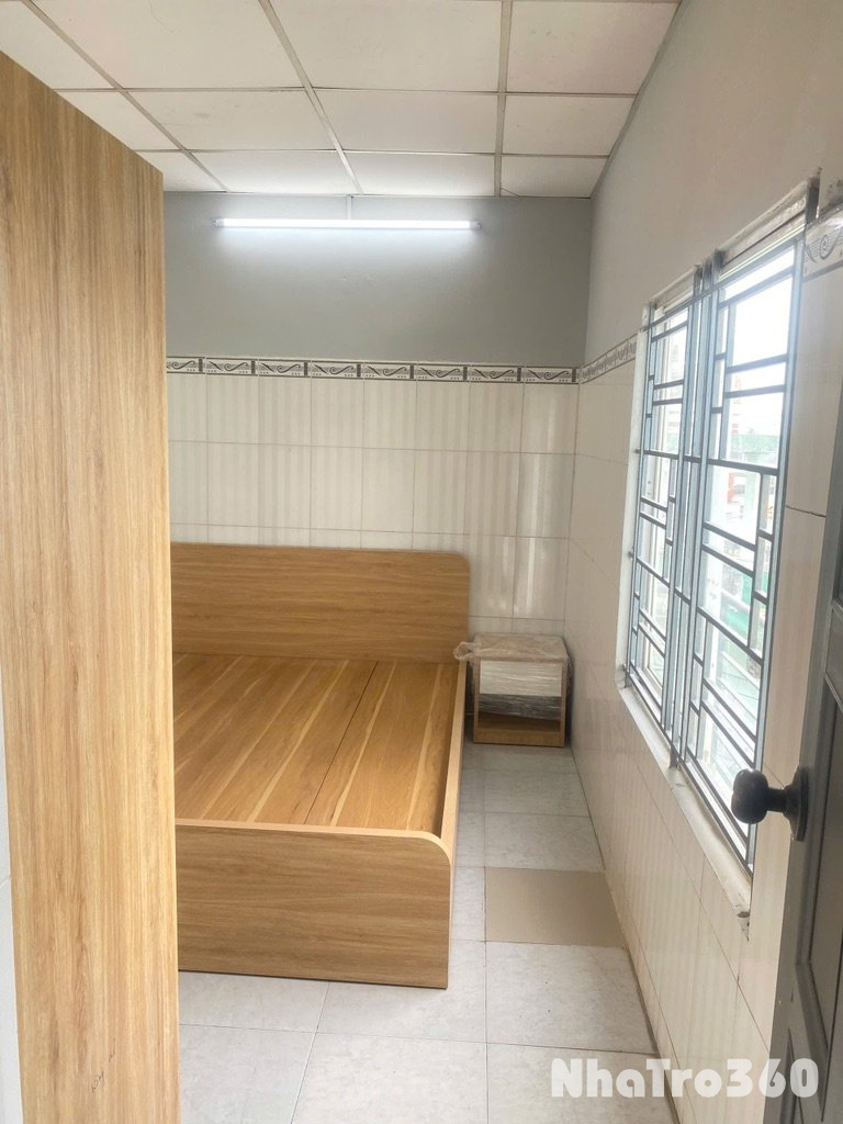 Nội thất cơ bản, 2pn, ban công, cửa sổ, tự do