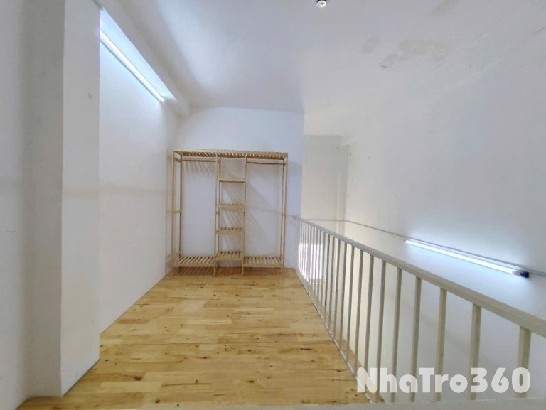 Phòng gác full nội thất cửa sổ Ng Tiểu La Quận 10