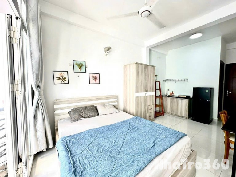 Căn hộ full nội thất ban công Nguyễn Trãi Quận 5