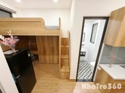 Studio ban công full nội thất Hồ Bá Kiện Quận 10