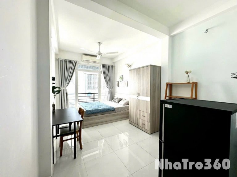 Căn hộ full nội thất ban công Nguyễn Trãi Quận 5