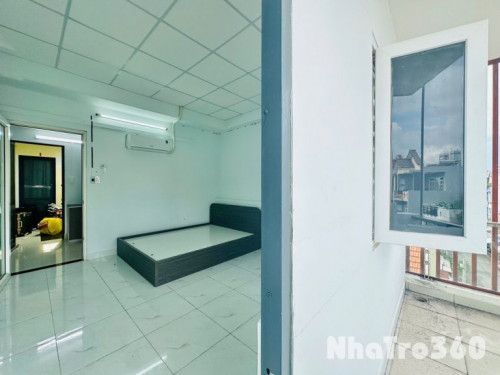 Nội thất cơ bản, 1pn, tách bếp, bancol, cửa sổ