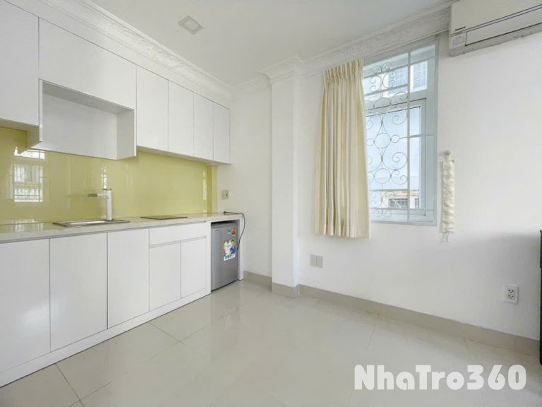 Căn hộ full nội thất cửa sổ trời Lê Thị Riêng Q1