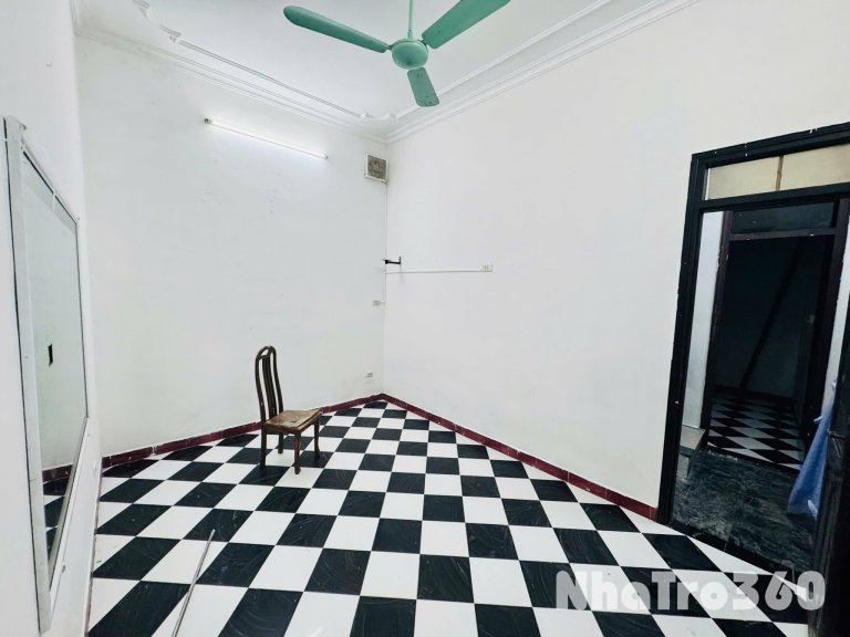 Cho thuê nhà Hồng Mai, 43m2, 3 tầng, 3 ngủ, 9.5 triệu ở gđ, nhóm