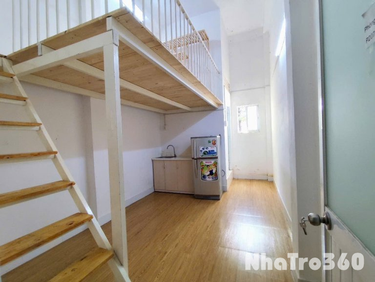 Phòng gác full nội thất cửa sổ Ng Tiểu La Quận 10