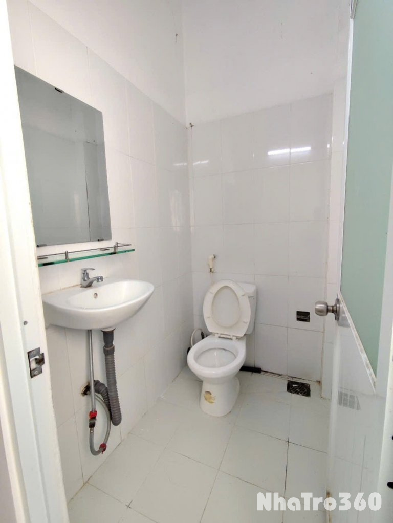 Phòng gác full nội thất cửa sổ Ng Tiểu La Quận 10