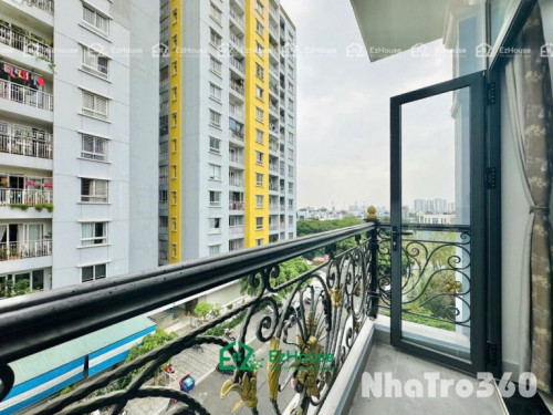 Full nội thất, thang máy, ban công, free xe