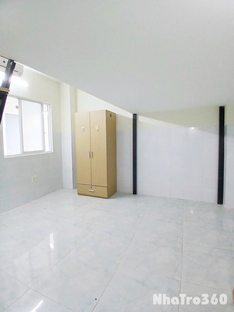 Có gác, kế VHU, ban công thoáng mát, thang máy