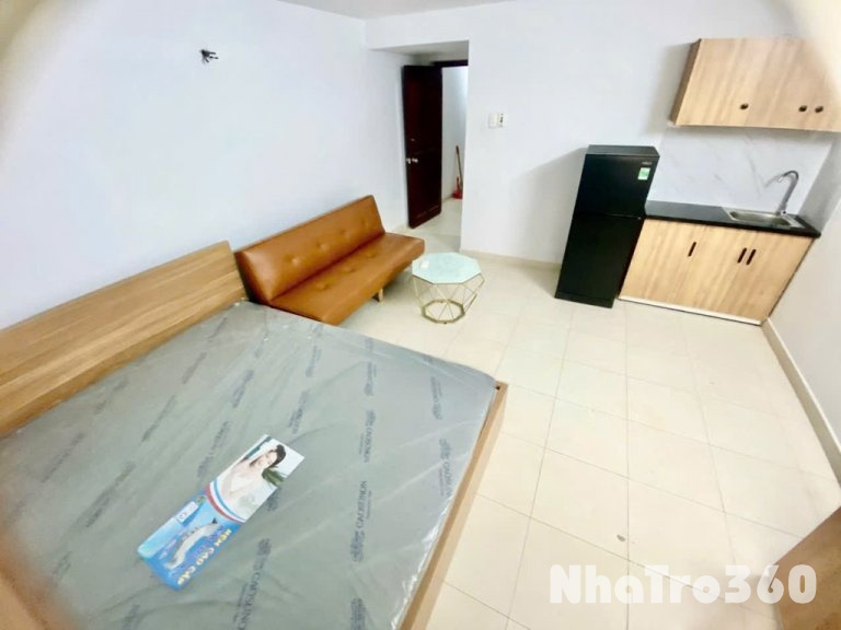 Phòng Studio cửa sổ full nội thất Tạ Quang Bửu Q8