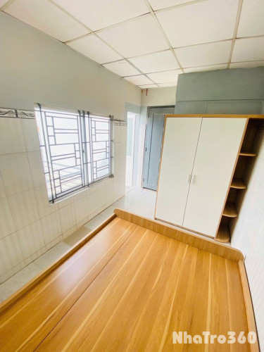 3 ban công, 2 phòng ngủ, tách nhà vệ sinh, bếp