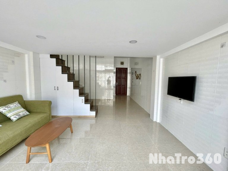 DUPLEX CỬA SÔ FULL NỘI THẤT GẦN SÂN BAY TSN