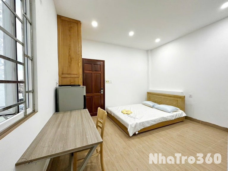 Studio full nội thất cửa sổ thang máy Hoà Hưng Q10