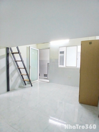 Có gác, kế VHU, ban công thoáng mát, thang máy