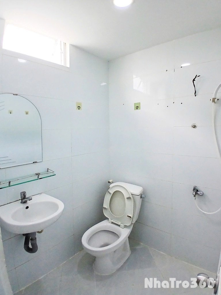 Có gác, kế VHU, ban công thoáng mát, thang máy