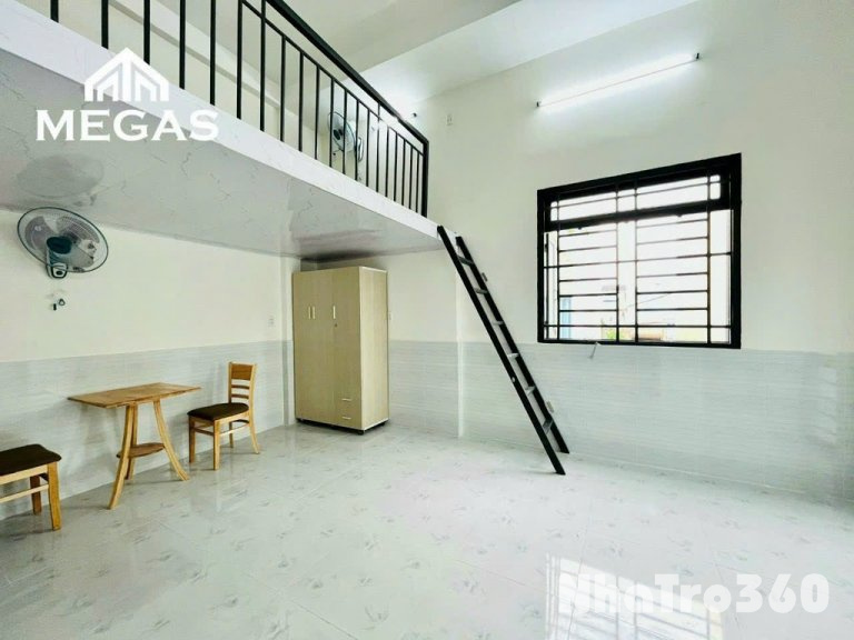 Full nội thất, có gác, rộng thoáng, cửa sổ