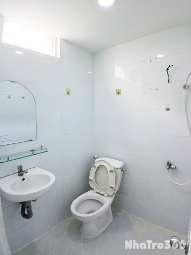 Có gác, kế VHU, ban công thoáng mát, thang máy