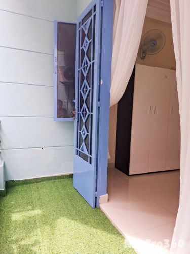 Cho thuê căn hộ 1PN, Q1, ban công, đường Nguyễn Trãi